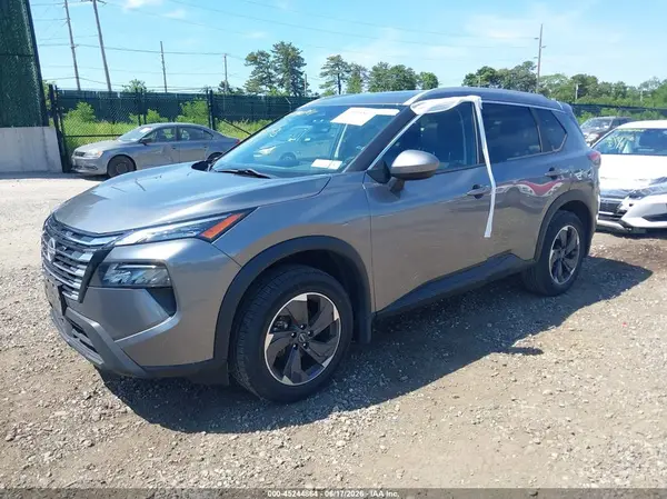 JN8BT3BB5RW438477 2024 NISSAN ROGUE - Image 2