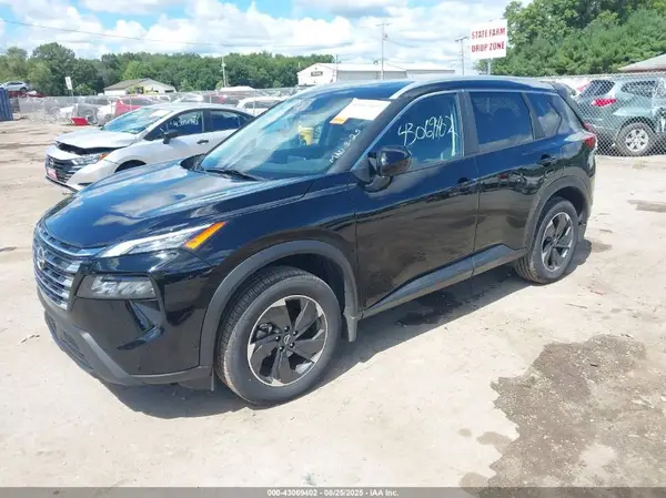 JN8BT3BB5RW440004 2024 NISSAN ROGUE - Image 2