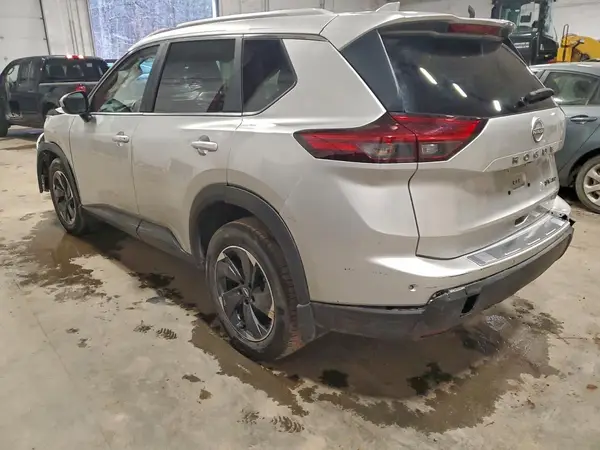 JN8BT3BB5RW443338 2024 NISSAN ROGUE - Image 2