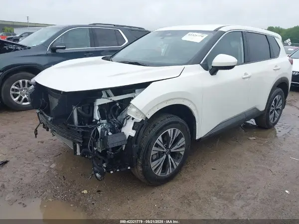 JN8BT3BB6PW475812 2023 NISSAN ROGUE - Image 2
