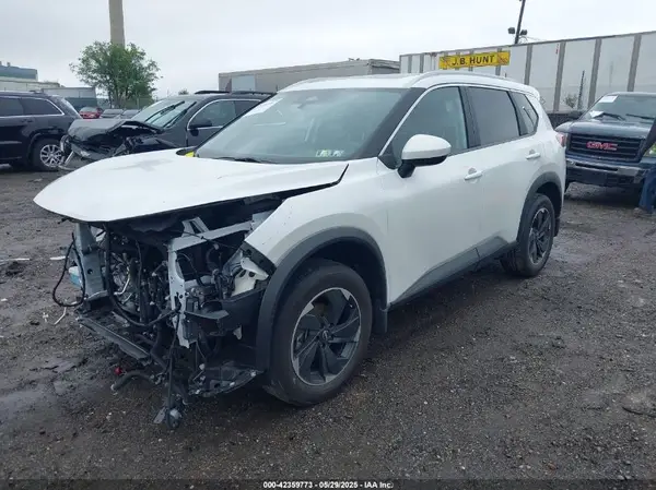 JN8BT3BB6RW285401 2024 NISSAN ROGUE - Image 2