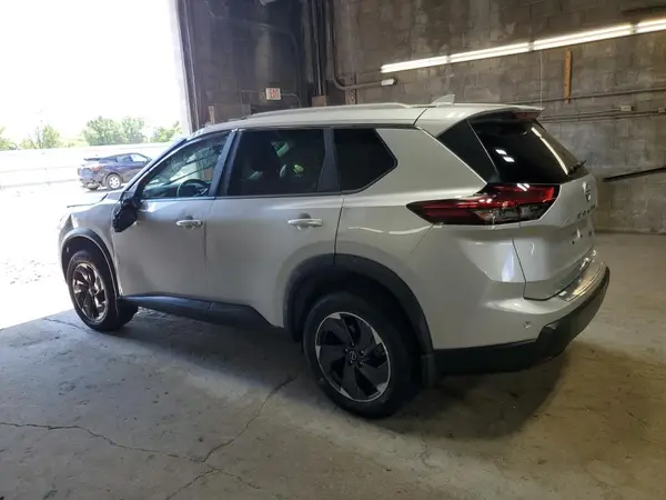 JN8BT3BB6RW438455 2024 NISSAN ROGUE - Image 2