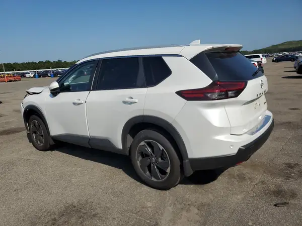 JN8BT3BB6RW449388 2024 NISSAN ROGUE - Image 2