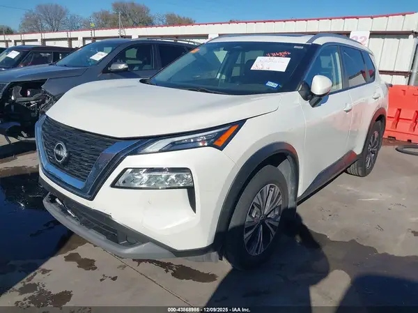 JN8BT3BB7NW337211 2022 NISSAN ROGUE - Image 2
