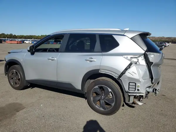 JN8BT3BB7RW287352 2024 NISSAN ROGUE - Image 2