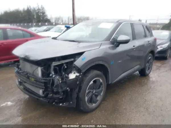 JN8BT3BB7RW421826 2024 NISSAN ROGUE - Image 2