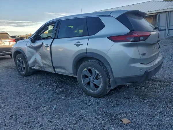 JN8BT3BB7RW429618 2024 NISSAN ROGUE - Image 2