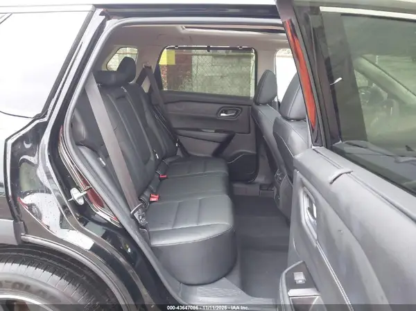 JN8BT3BB7RW433832 2024 NISSAN ROGUE - Image 8