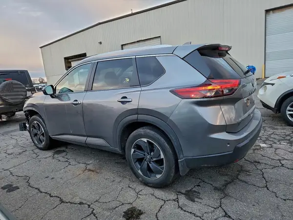 JN8BT3BB7RW434771 2024 NISSAN ROGUE - Image 2