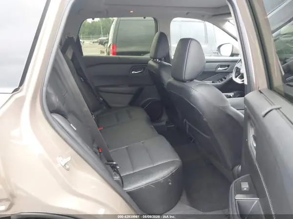 JN8BT3BB7RW444958 2024 NISSAN ROGUE - Image 8