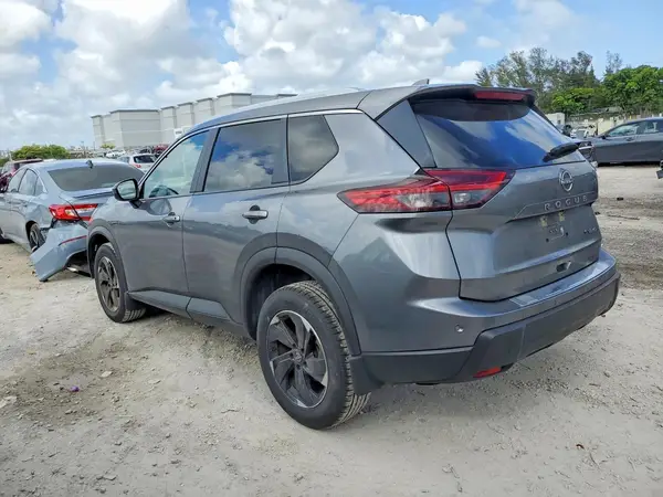 JN8BT3BB8RW286338 2024 NISSAN ROGUE - Image 2