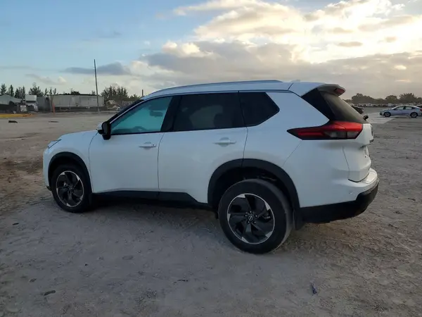 JN8BT3BB8RW286386 2024 NISSAN ROGUE - Image 2