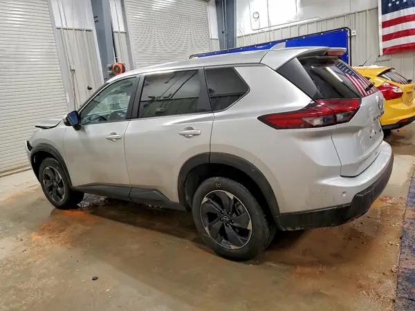 JN8BT3BB9RW420774 2024 NISSAN ROGUE - Image 2
