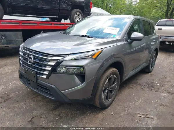 JN8BT3BB9RW422444 2024 NISSAN ROGUE - Image 2