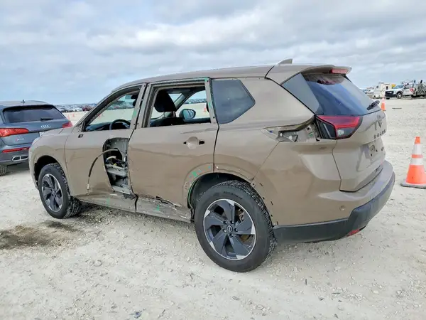 JN8BT3BB9RW423559 2024 NISSAN ROGUE - Image 2
