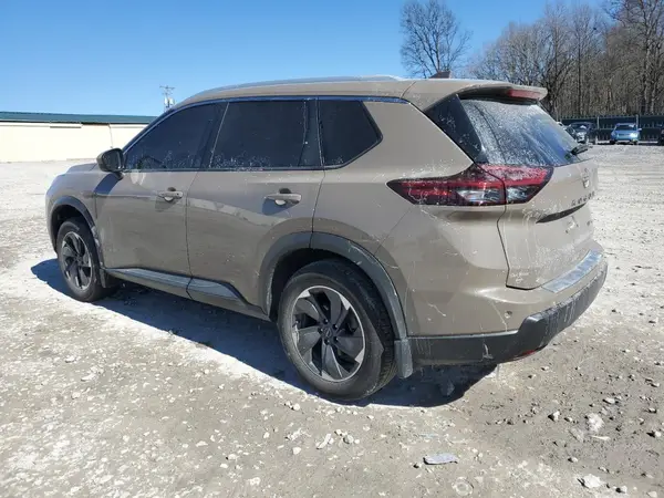 JN8BT3BB9RW428101 2024 NISSAN ROGUE - Image 2