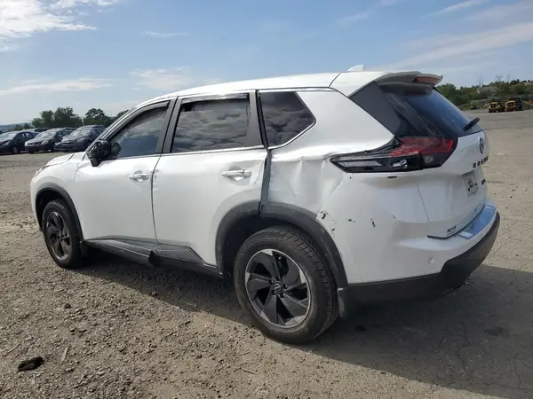 JN8BT3BB9RW428857 2024 NISSAN ROGUE - Image 2