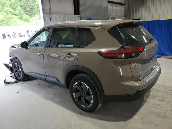 JN8BT3BB9RW428910 2024 NISSAN ROGUE - Image 2