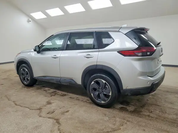 JN8BT3BB9RW435498 2024 NISSAN ROGUE - Image 2