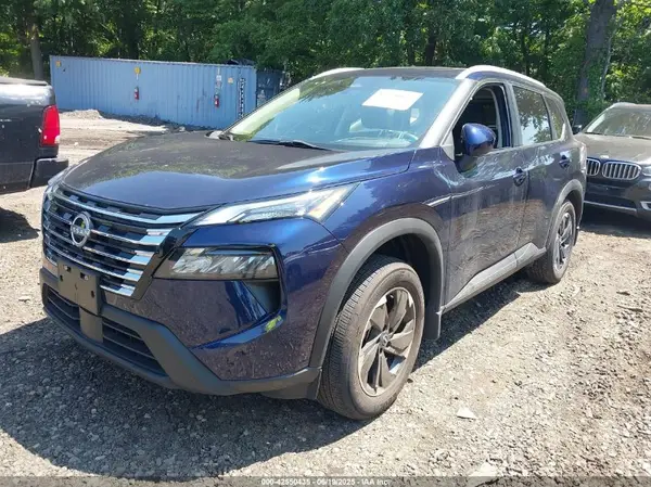 JN8BT3BB9RW438109 2024 NISSAN ROGUE - Image 2