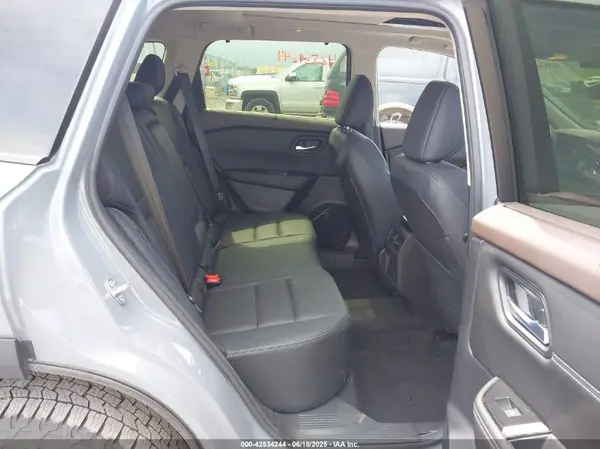 JN8BT3BBXPW215803 2023 NISSAN ROGUE - Image 8