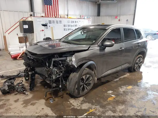 JN8BT3BBXPW492130 2023 NISSAN ROGUE - Image 2