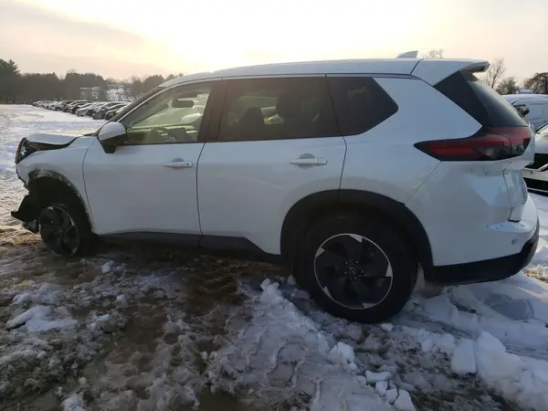 JN8BT3BBXRW422257 2024 NISSAN ROGUE - Image 2