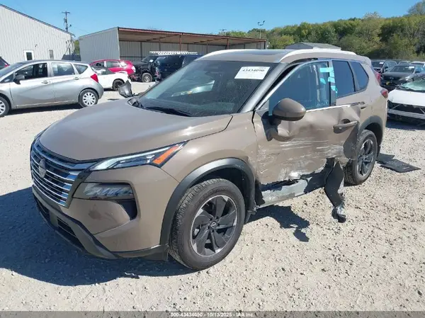 JN8BT3BBXRW425403 2024 NISSAN ROGUE - Image 2