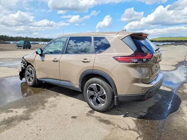 JN8BT3BBXRW442315 2024 NISSAN ROGUE - Image 2