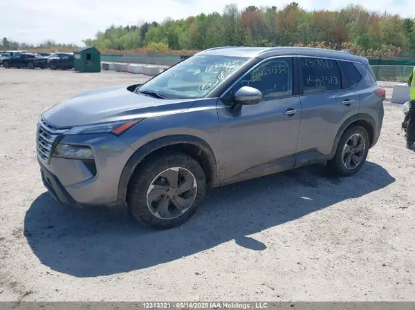 JN8BT3BBXRW442573 2024 NISSAN ROGUE - Image 2