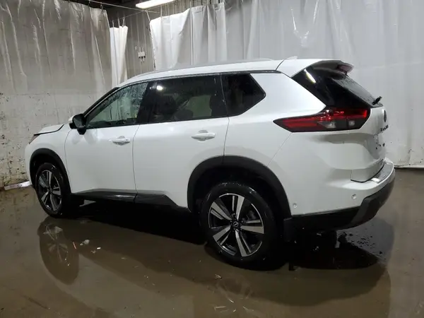 JN8BT3CB1RW443335 2024 NISSAN ROGUE - Image 2