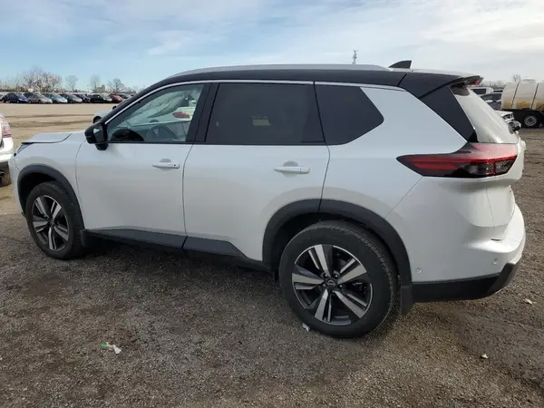 JN8BT3CB1RW443366 2024 NISSAN ROGUE - Image 2