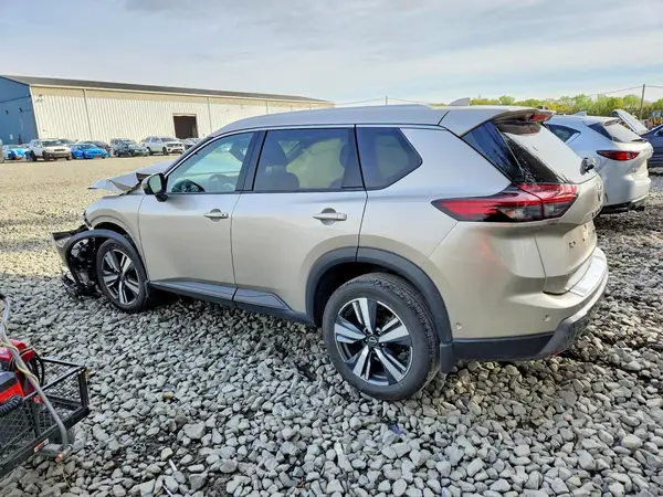 JN8BT3CB2RW174911 2024 NISSAN ROGUE - Image 2