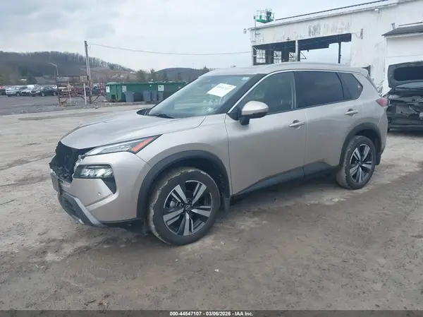 JN8BT3CB2RW444218 2024 NISSAN ROGUE - Image 2