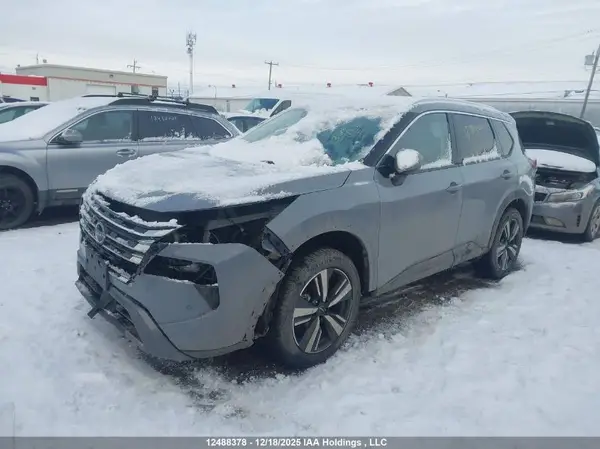 JN8BT3CB3RW445877 2024 NISSAN ROGUE - Image 2