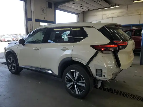 JN8BT3CB4PW463138 2023 NISSAN ROGUE - Image 2