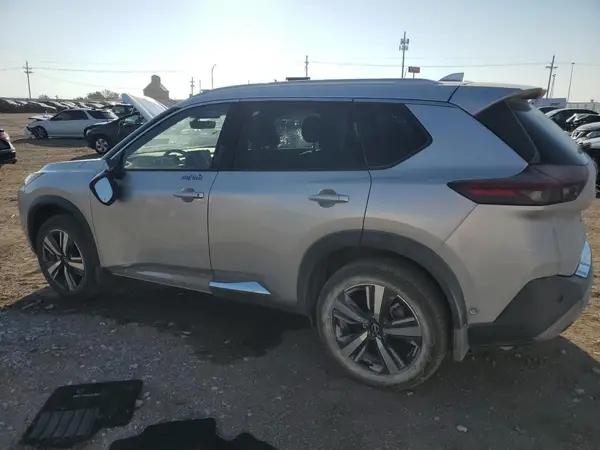 JN8BT3CB4PW465598 2023 NISSAN ROGUE - Image 2
