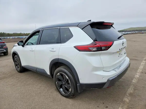 JN8BT3CB4RW287324 2024 NISSAN ROGUE - Image 2
