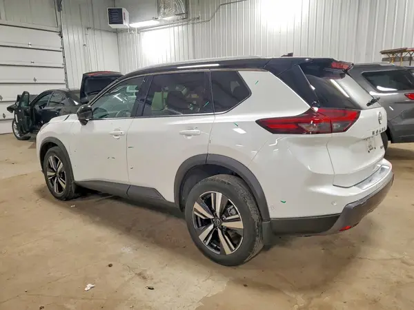 JN8BT3CB6RW432430 2024 NISSAN ROGUE - Image 2