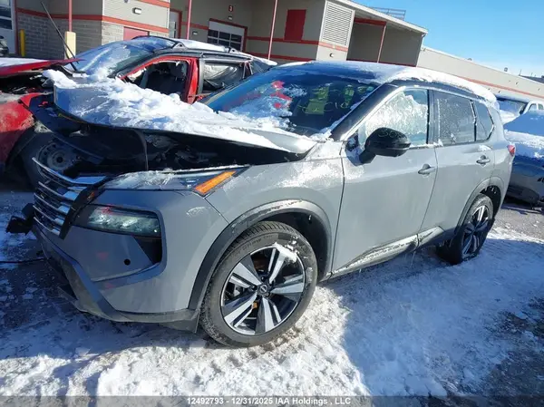 JN8BT3CB7RW174788 2024 NISSAN ROGUE - Image 2