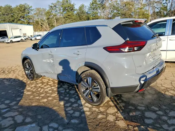 JN8BT3CB7RW178548 2024 NISSAN ROGUE - Image 2