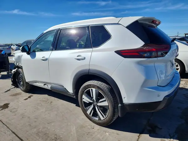 JN8BT3CB7RW285454 2024 NISSAN ROGUE - Image 2