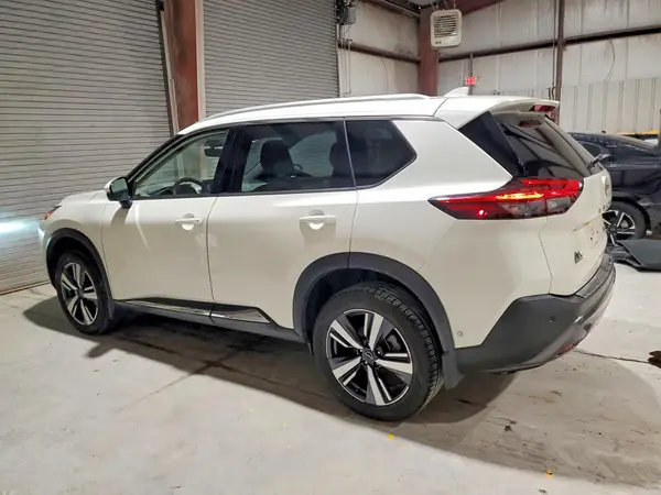 JN8BT3CB8PW465619 2023 NISSAN ROGUE - Image 2