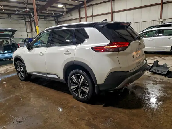 JN8BT3CB8PW476572 2023 NISSAN ROGUE - Image 2