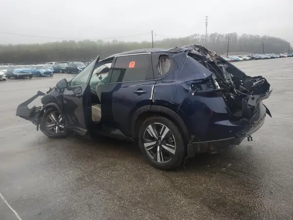 JN8BT3CB8RW430727 2024 NISSAN ROGUE - Image 2