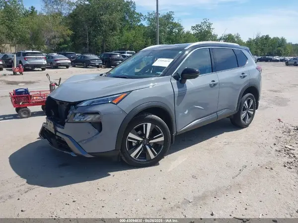 JN8BT3CB8RW446409 2024 NISSAN ROGUE - Image 2