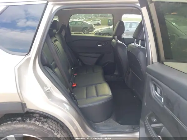 JN8BT3CB9RW174064 2024 NISSAN ROGUE - Image 8