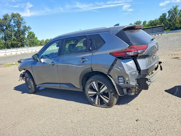 JN8BT3CB9RW427982 2024 NISSAN ROGUE - Image 2