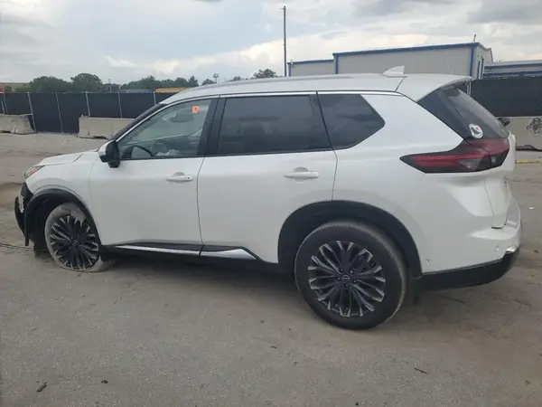JN8BT3DC2RW070622 2024 NISSAN ROGUE - Image 2