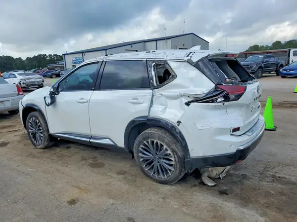 JN8BT3DC8RW380497 2024 NISSAN ROGUE - Image 2